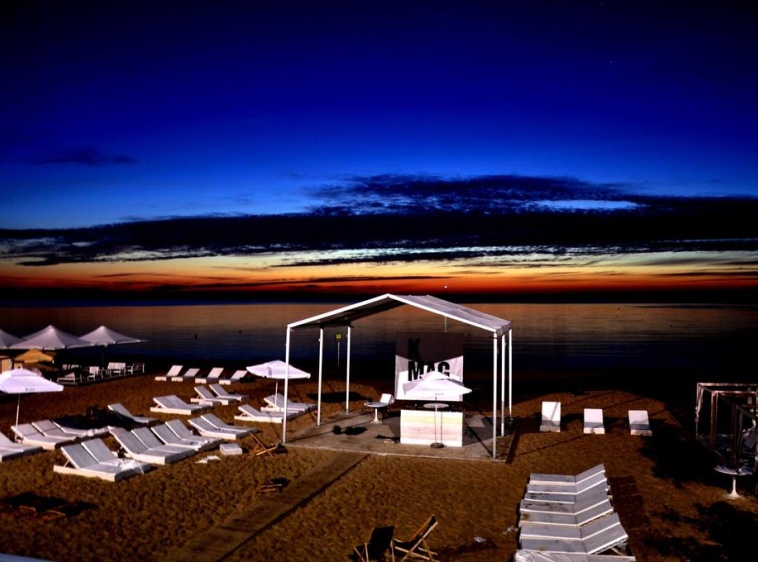 Zatoka Sztuki Centrum Art & Business ?v=2