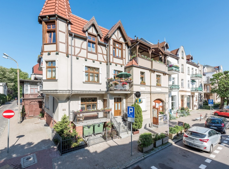 Hostel George Budynek z zewn.