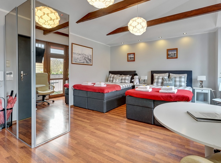 Hostel George Studio RED z balkonem 40 m2?v=2