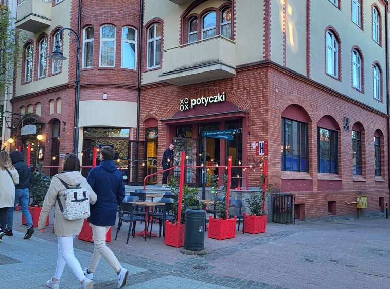 Potyczki - bar z aktywnościami  